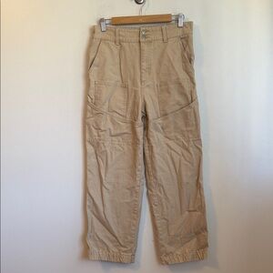 Preowned Women’s Size large Beige Forever 21 Cargo Pants.